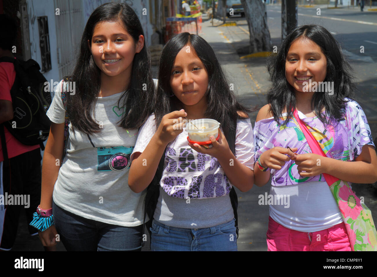 Chica perú fotografías e imágenes de alta resolución - Alamy