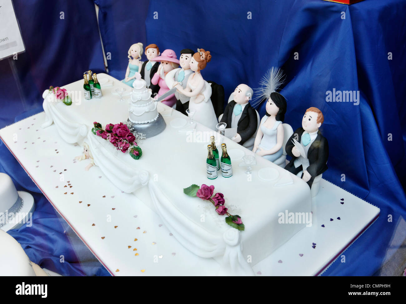 Un divertido pastel de boda Fotografía de stock - Alamy