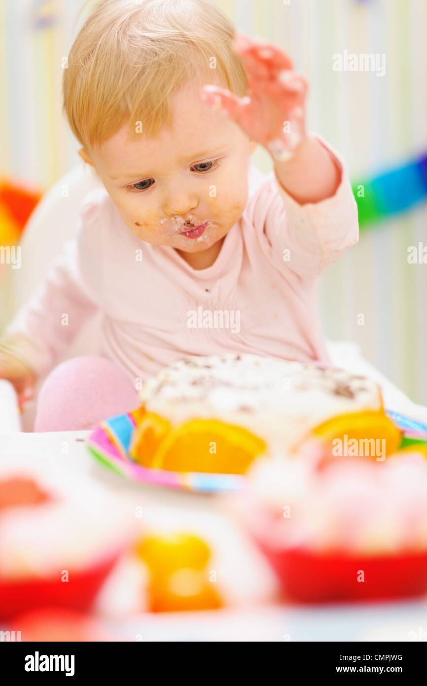 Comer Bebe Embarrado Fotos E Imagenes De Stock Alamy