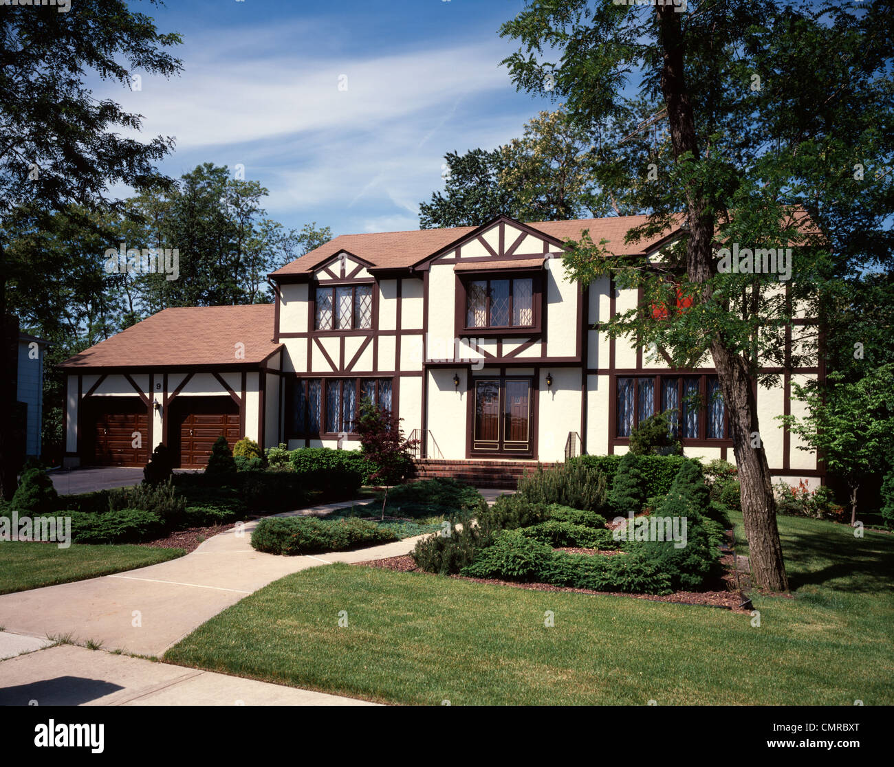 1980s suburban two story house fotografías e imágenes de alta ...