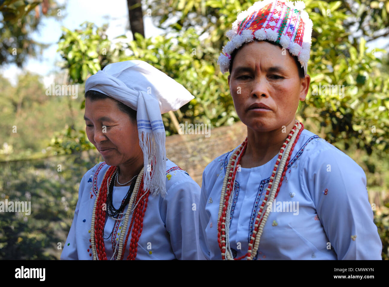 Retrato de Kachin damas en Chiang Dao Chiang Mai en el norte de Tailandia en 01/07/2009 Foto de stock
