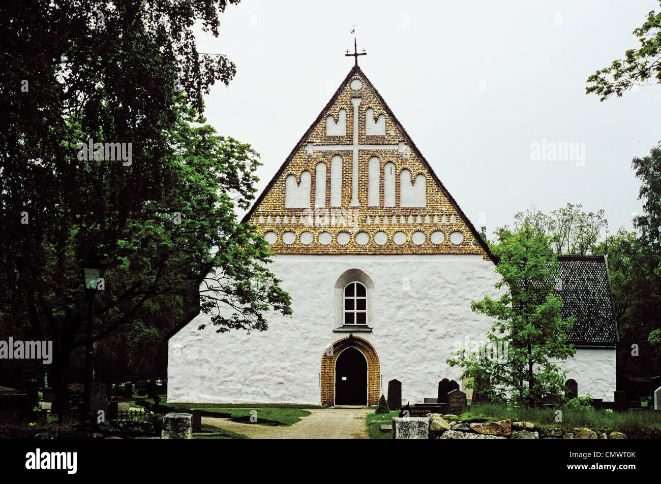 El exterior del medieval del siglo XIV de la iglesia Saint Michael Perna, Finlandia Foto de stock