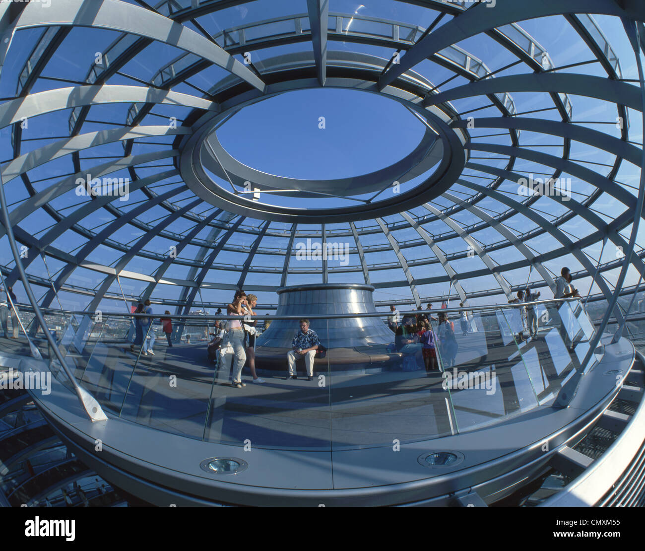 Berlín, el Reichstag, la cúpula de Norman Foster, interieur Foto de stock