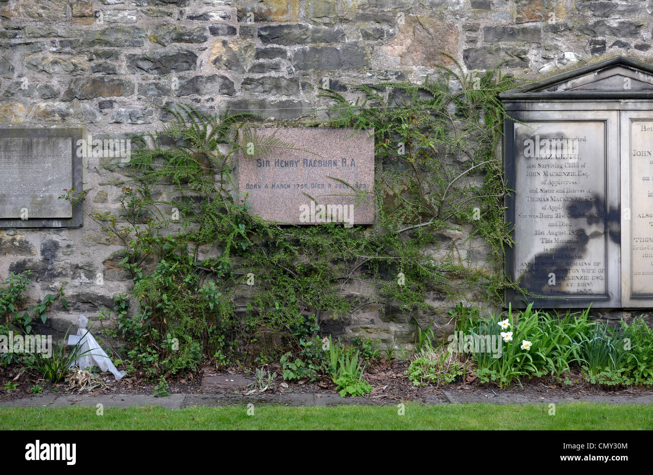 La sepultura de Sir Henry Raeburn R A (1756-1823), retratista escocés, en St John's Cementerio de Edimburgo. Foto de stock