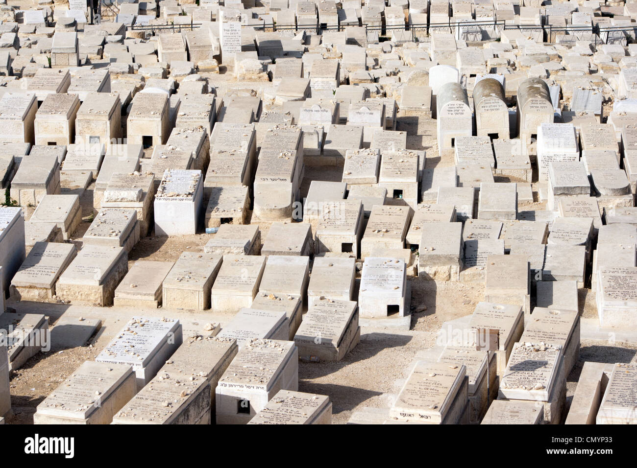 Tumbas judías en el Monte de los Olivos en la Antigua Jerusalén, Israel