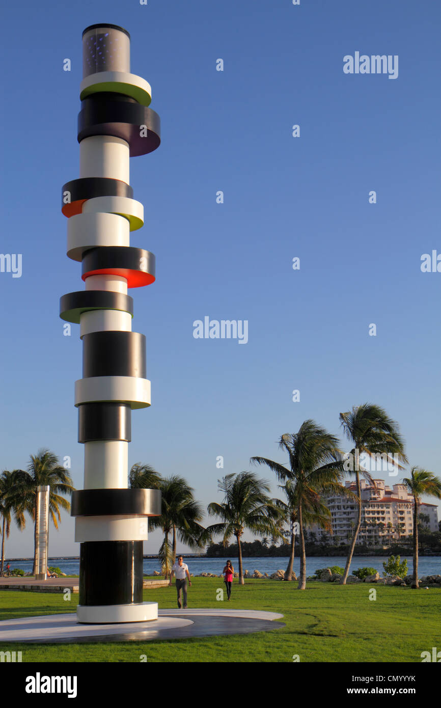 Miami Beach Florida, South Pointe Park, Point, Government Cut, apartamentos en Fisher Island, Tobias Rehberger Obsteinate Lighthouse, arte, artista, instalación, FL Foto de stock