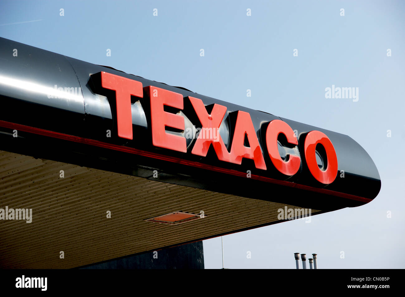 Crisis de combustible - estación de servicio Texaco garaje explanada que muestra el logotipo de Texaco Foto de stock