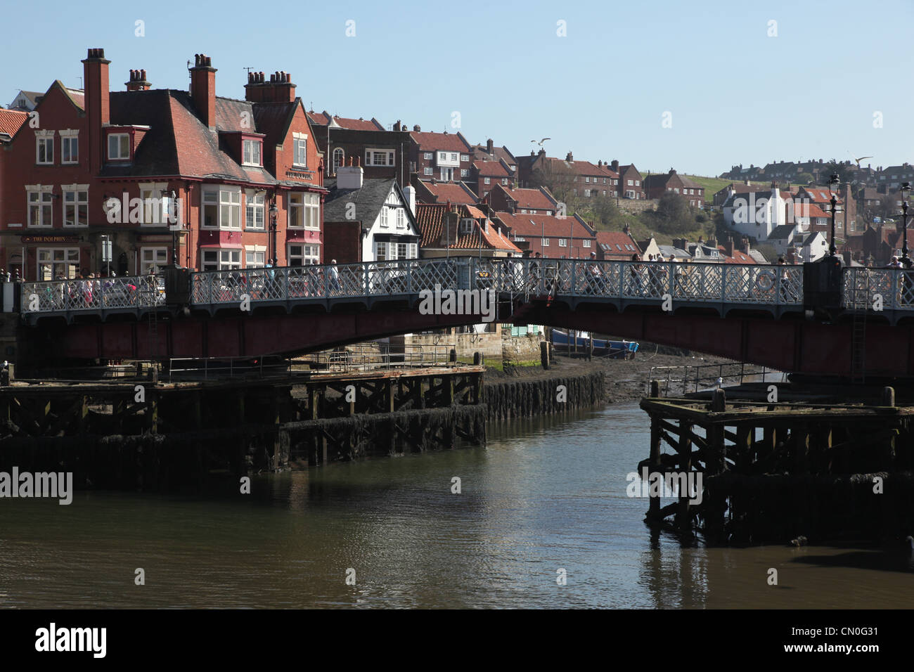 Puente colgante de Whitby Yorkshire del Norte. Foto de stock