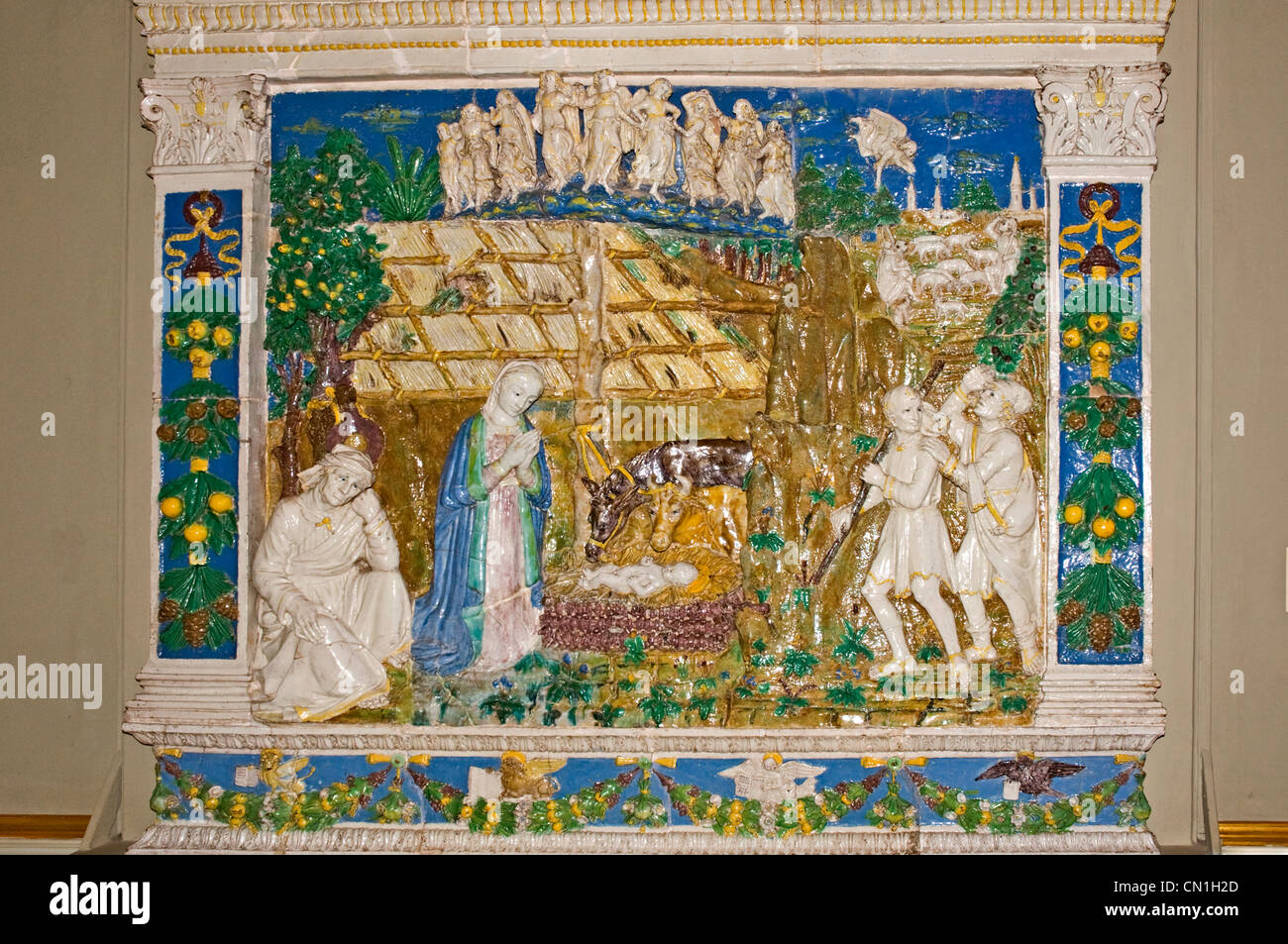 малая книга рождественских сюжетов купить в эрмитаже. рождество эрмитаж. рождество майолика джованни де ла роббиа. рождество эрмитаж. малая книга рождественских сюжетов купить в эрмитаже.