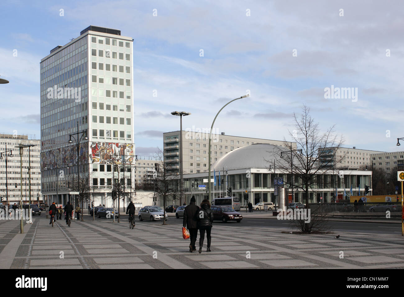 El Centro de Congresos de Berlín Haus des Lehrers CCO Alexanderplatz Foto de stock