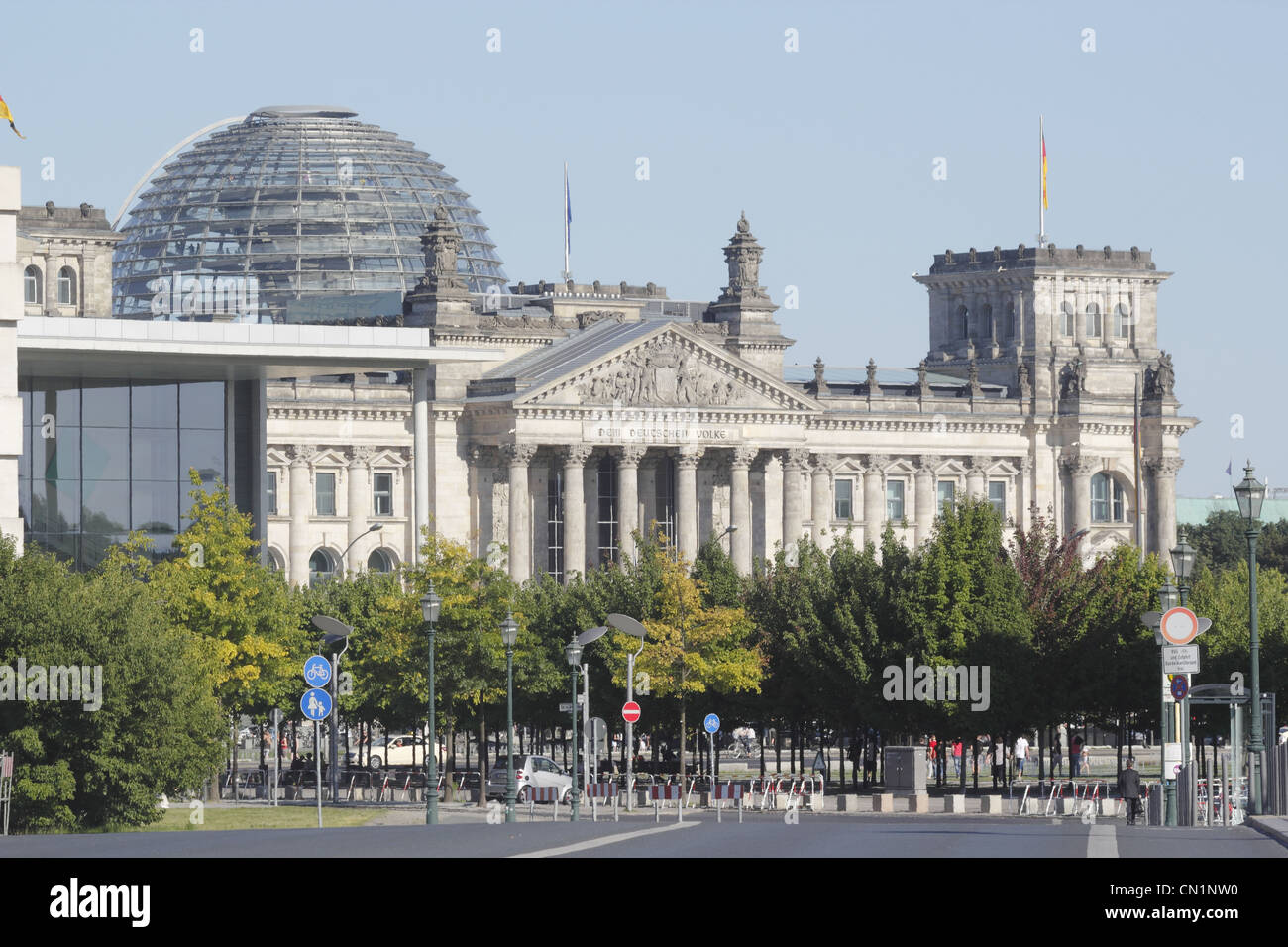 Berlin Mitte cuadrado Reichstag de la República. Foto de stock