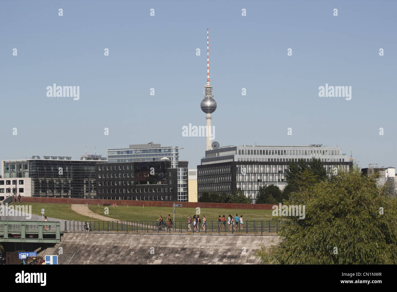 Torre de la Televisión de Berlín Mitte Skyline Foto de stock