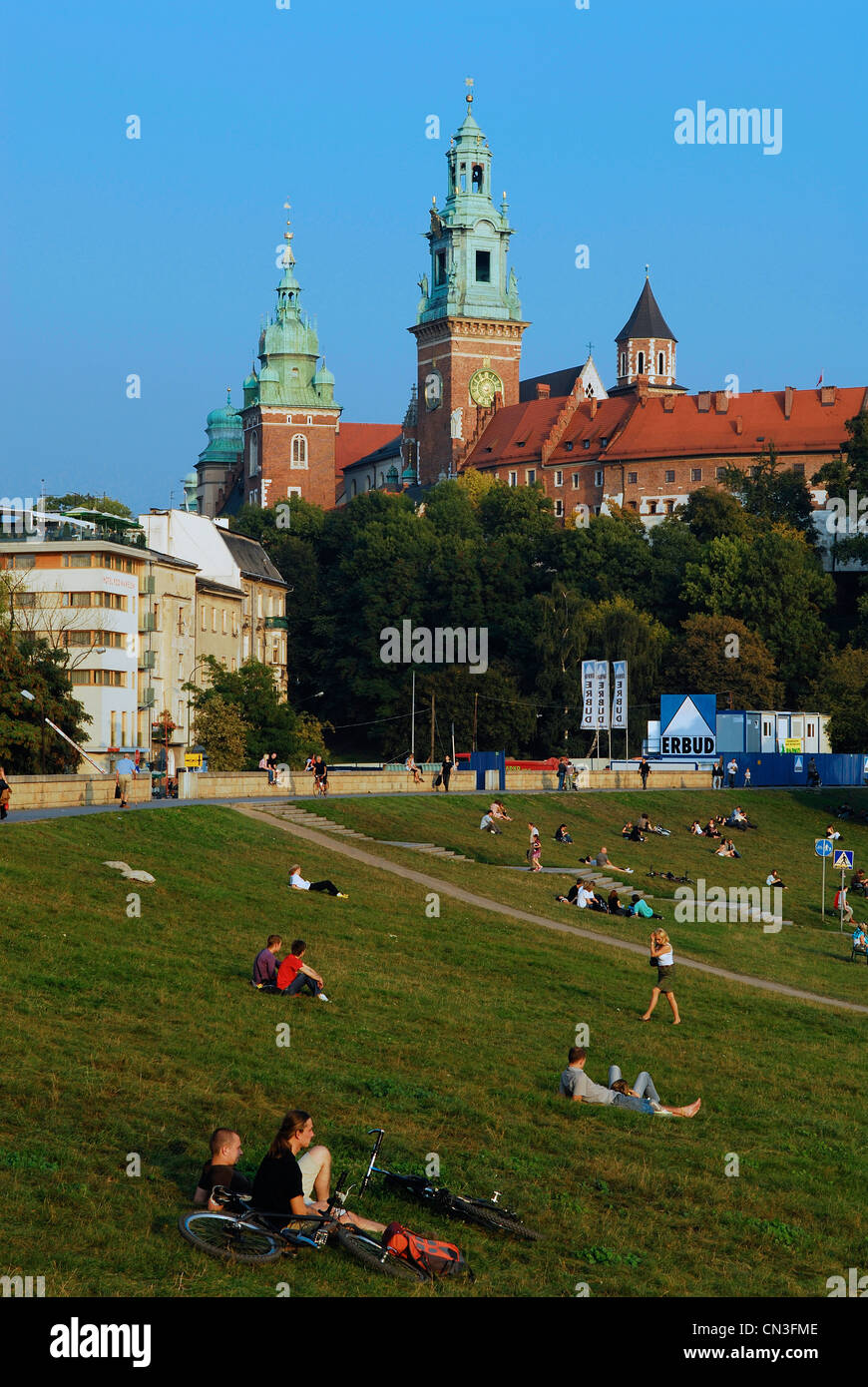 Polonia, Polonia Menor región, Cracovia, Old Town (Stare Miasto) listados como Patrimonio Mundial por la UNESCO, la colina de Wawel, la catedral Foto de stock