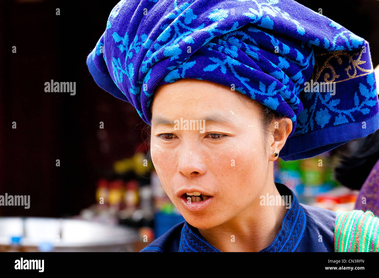 Myanmar (Birmania), el estado de Shan, Aungban, retrato de mujer palaung Foto de stock