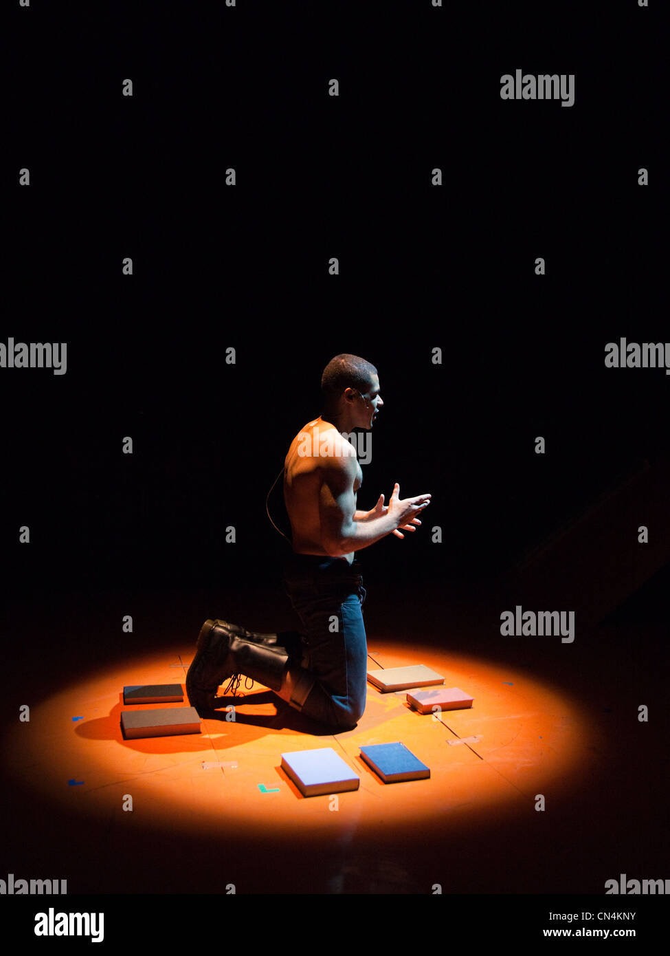 Anthony Burgess' 'A Clockwork Orange' realizado en el Teatro Royal Stratford East. Foto de stock