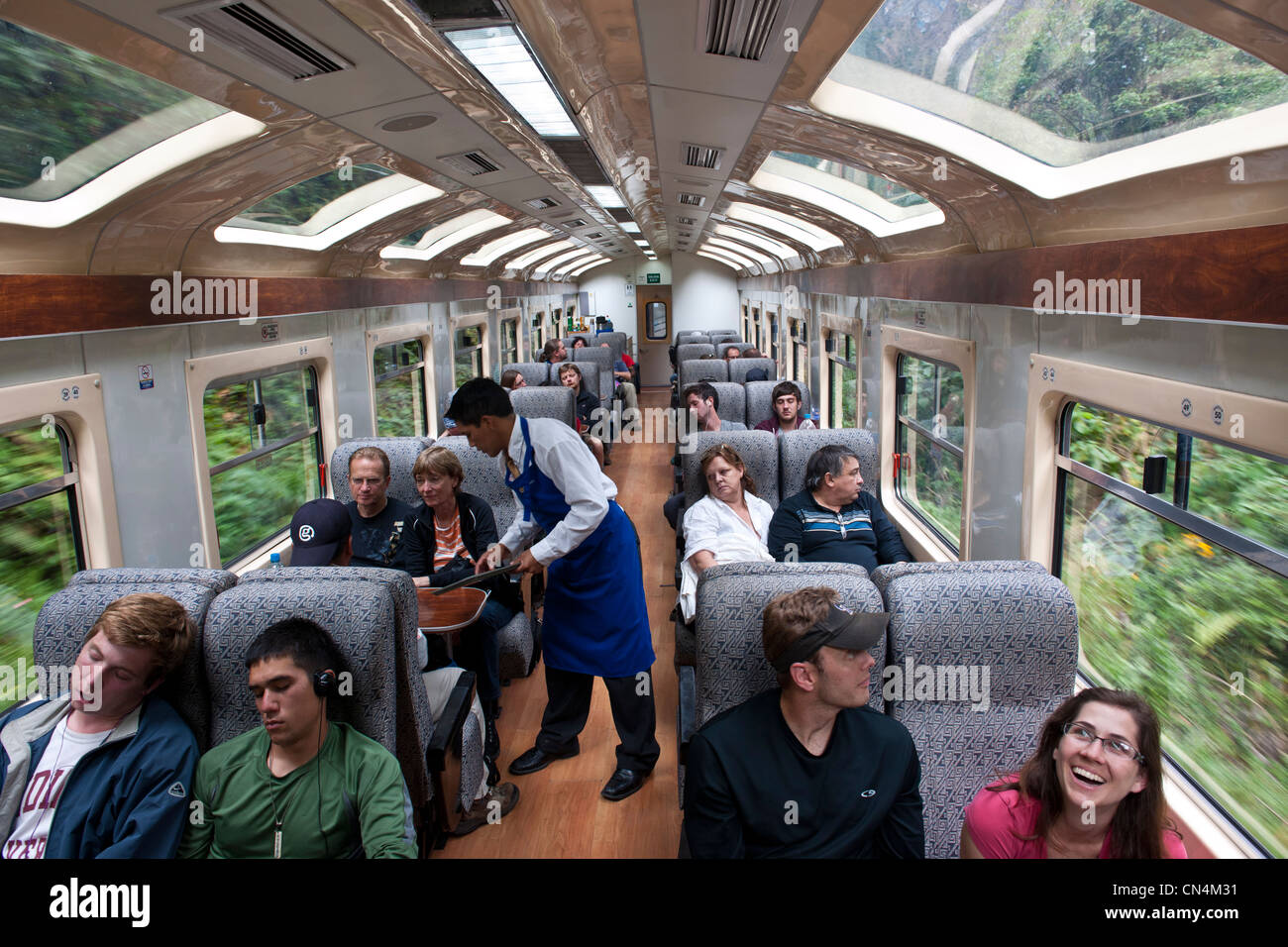 Perú, provincia de Cuzco, el tren desde Cusco a Aguas Calientes y Machu