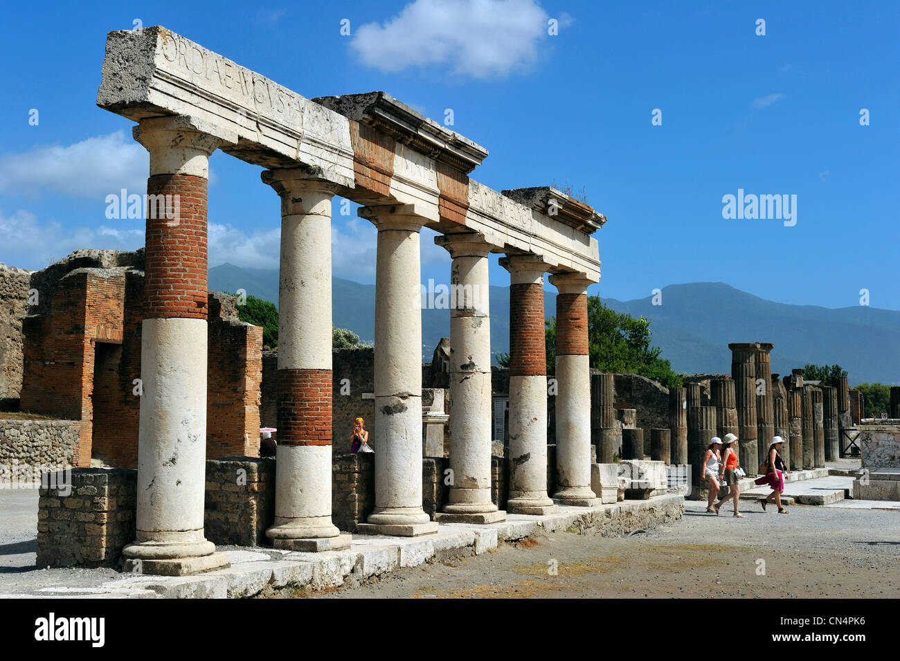 Italia, Campania, Pompei, sitio arqueológico catalogado como Patrimonio Mundial por la UNESCO, el Foro Foto de stock