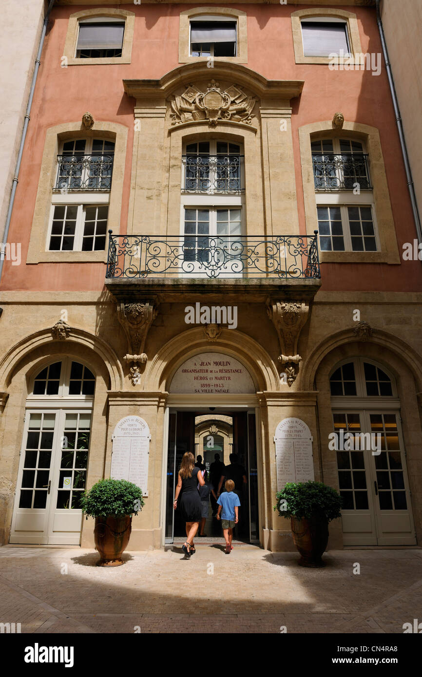 Francia, Herault, Beziers, entrada principal del ayuntamiento Foto de stock