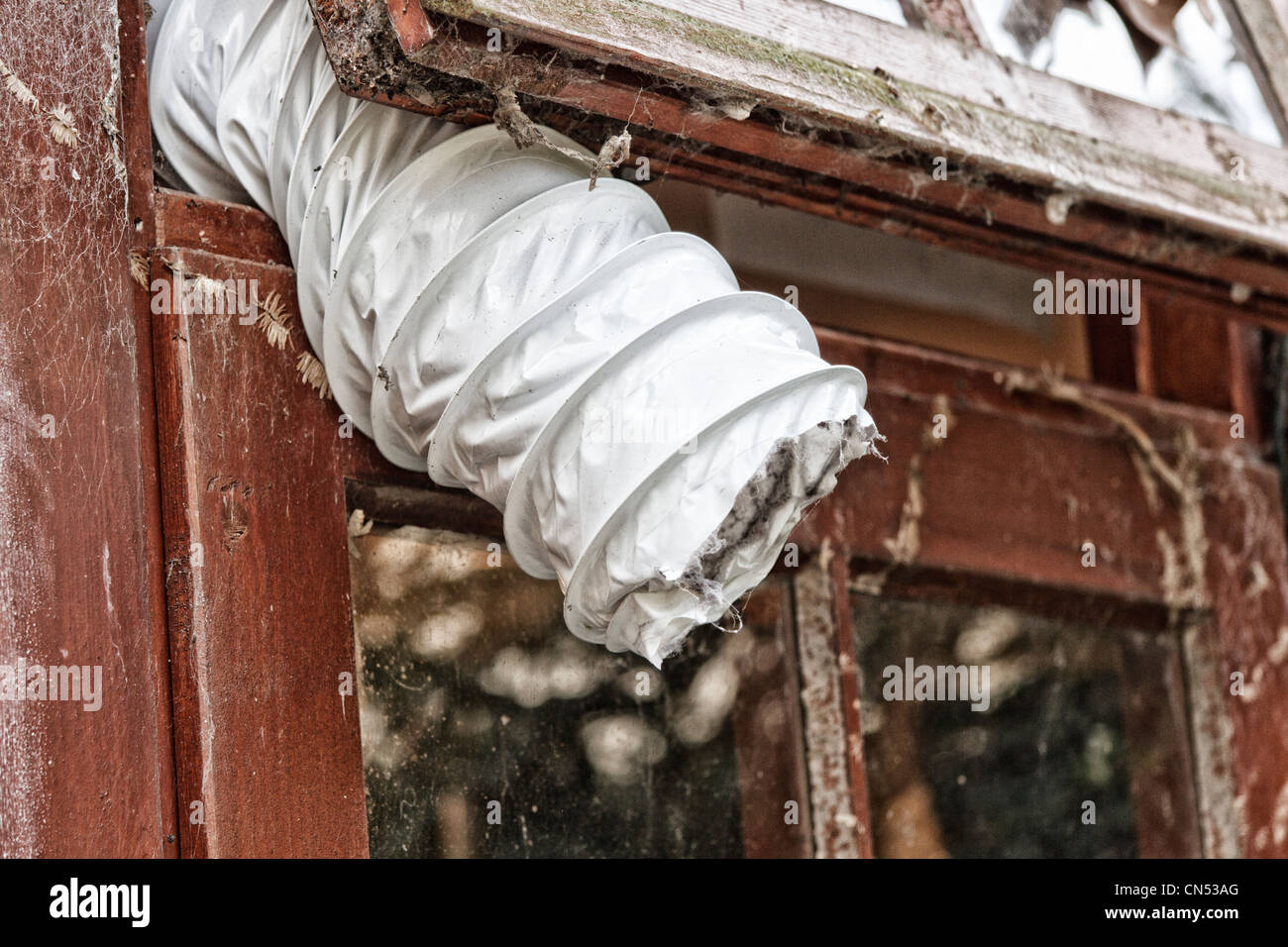 Tubo de ventilación de la secadora Fotografía de stock - Alamy