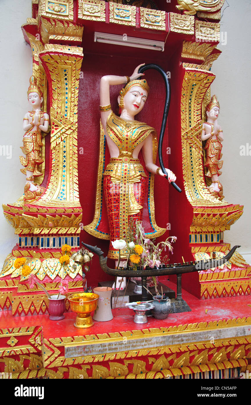 Pequeño altar en Phra That Doi Suthep, Chiang Mai, provincia de Chiang Mai, Tailandia Foto de stock