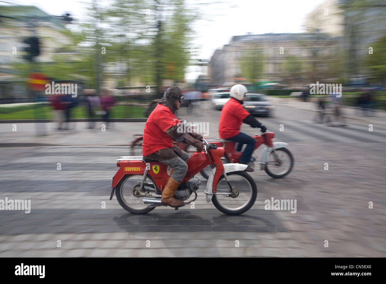 Finlandia, Helsinki, carrera de motos en la calle Foto de stock