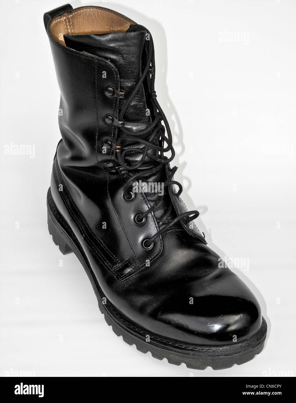 Una cuidada botas militares - Ejército pulido Foto de stock