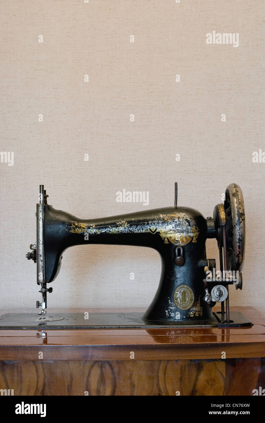 Máquina de coser Singer antigua Fotografía de stock - Alamy