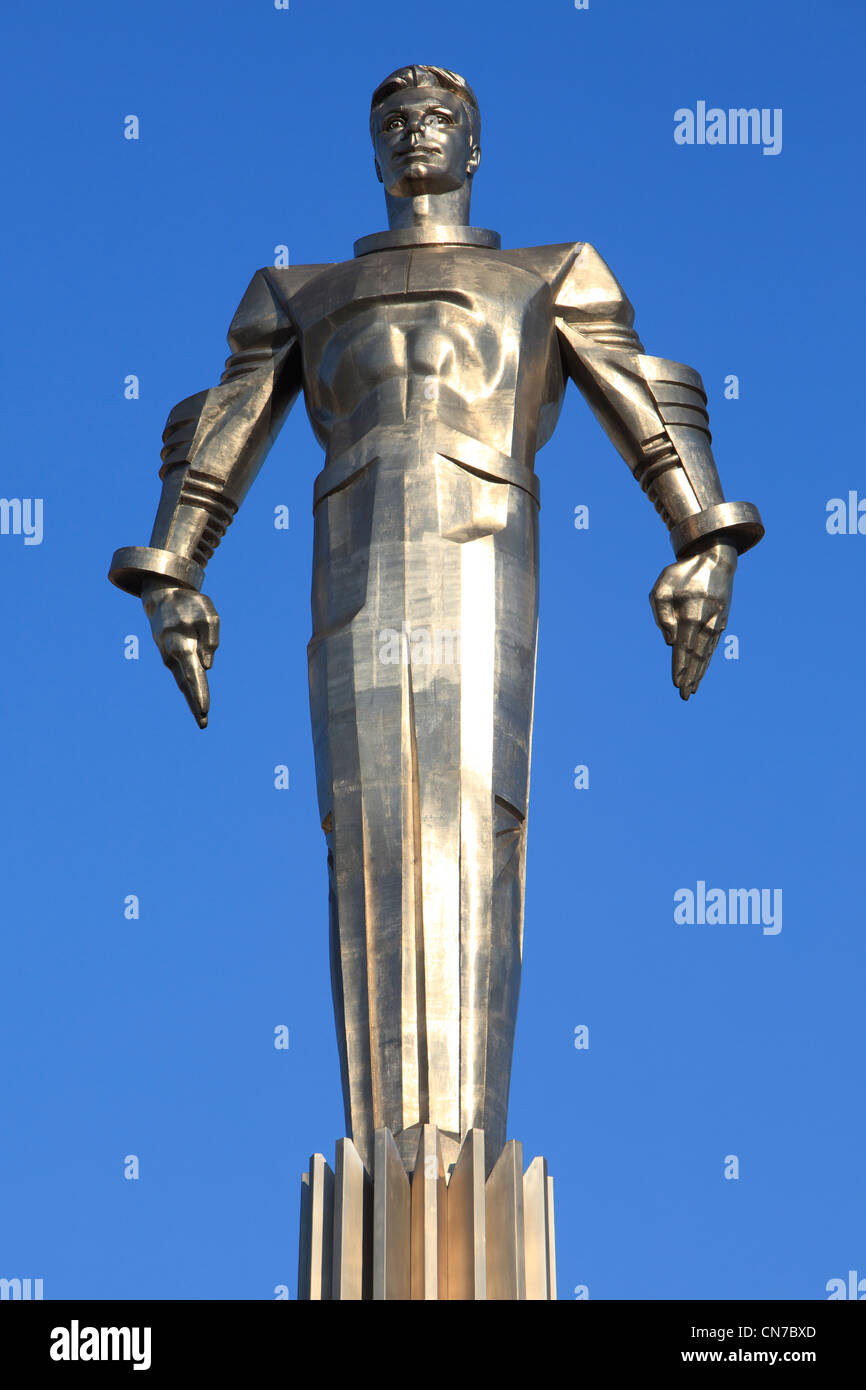 Estatua del primer hombre en el espacio, el cosmonauta Yuri Gagarin