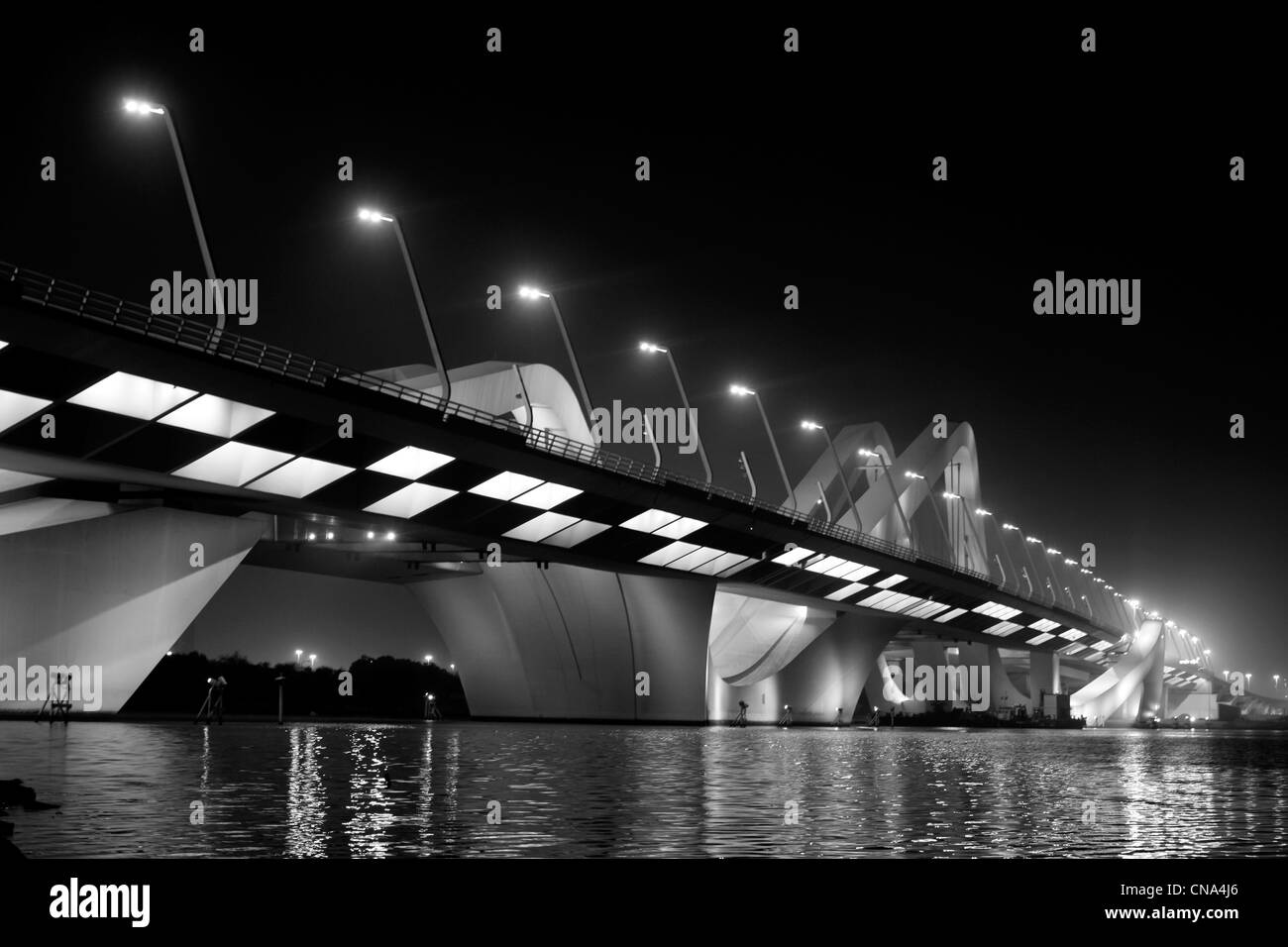 El puente Sheikh Zayed, diseñada por Zaha Hadid, en Abu Dhabi Foto de stock