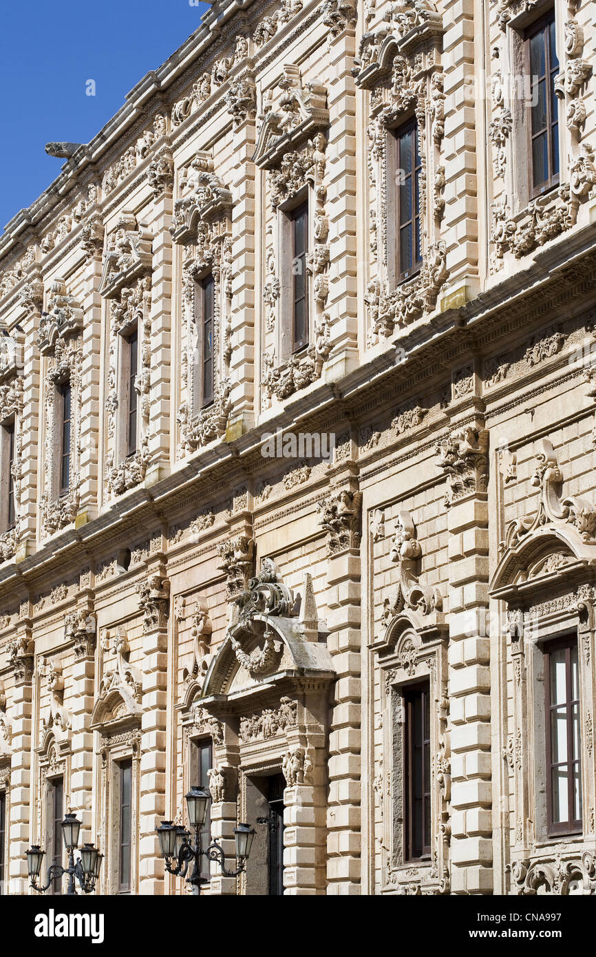 Italia, Apulia, Lecce, el Palazzo del Governo en Celestino viejo convento del siglo xvii Foto de stock