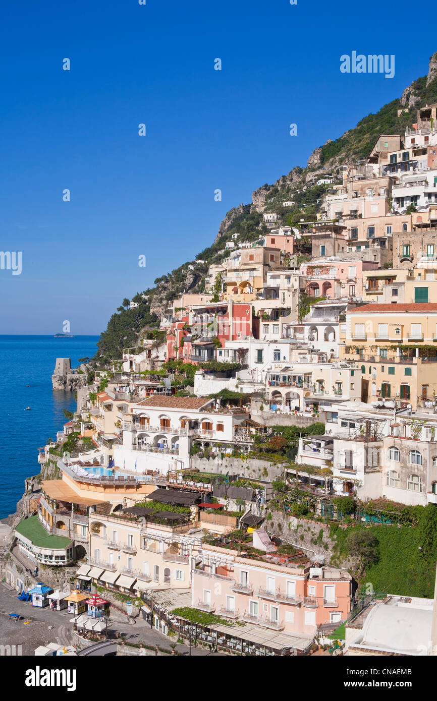 Italia, Campania, en la costa de Amalfi, catalogado como Patrimonio Mundial por la UNESCO, Positano, vista desde el hotel Le Sirenuse Foto de stock