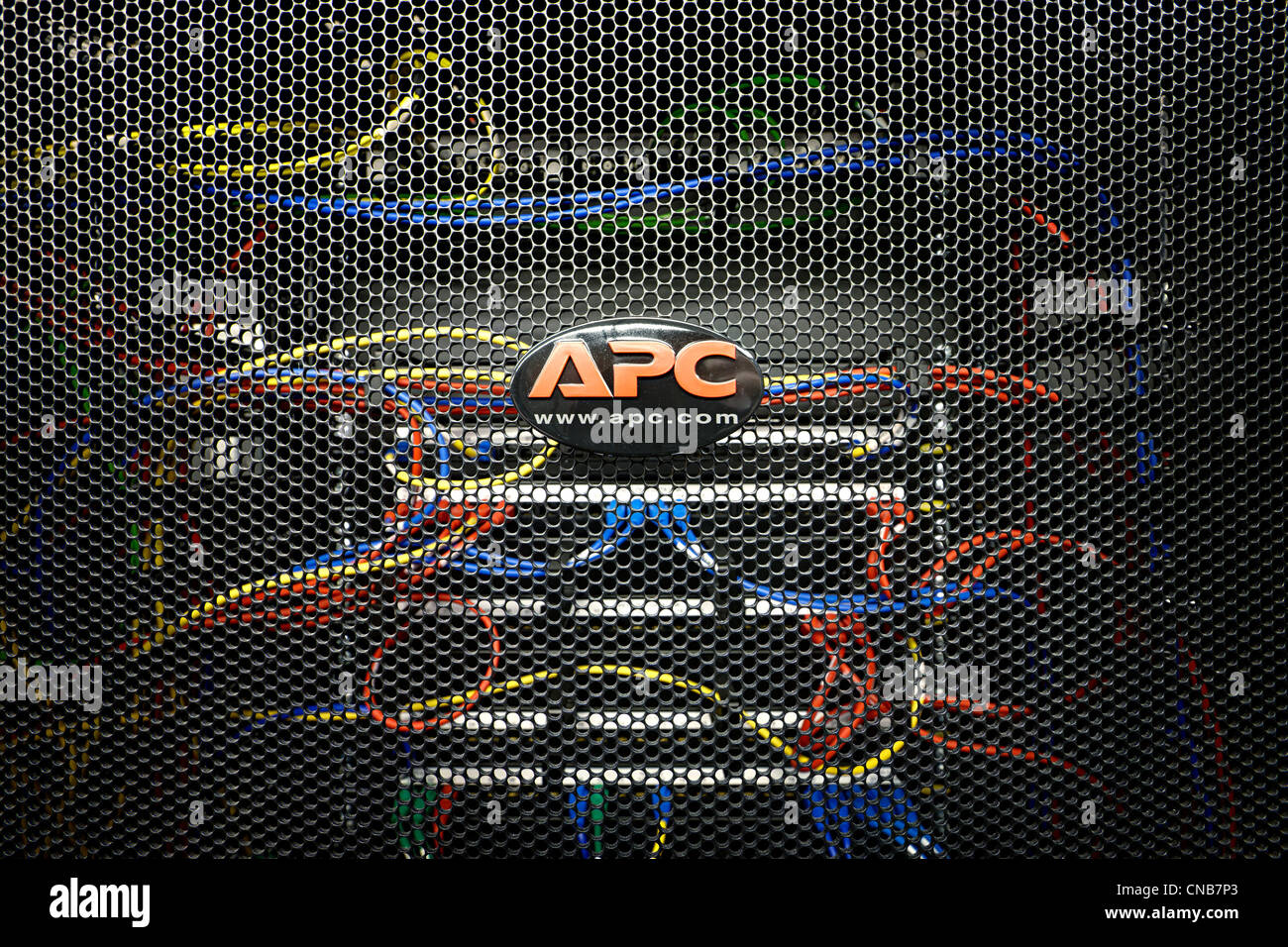 Logotipo de APC en rack de servidores Foto de stock