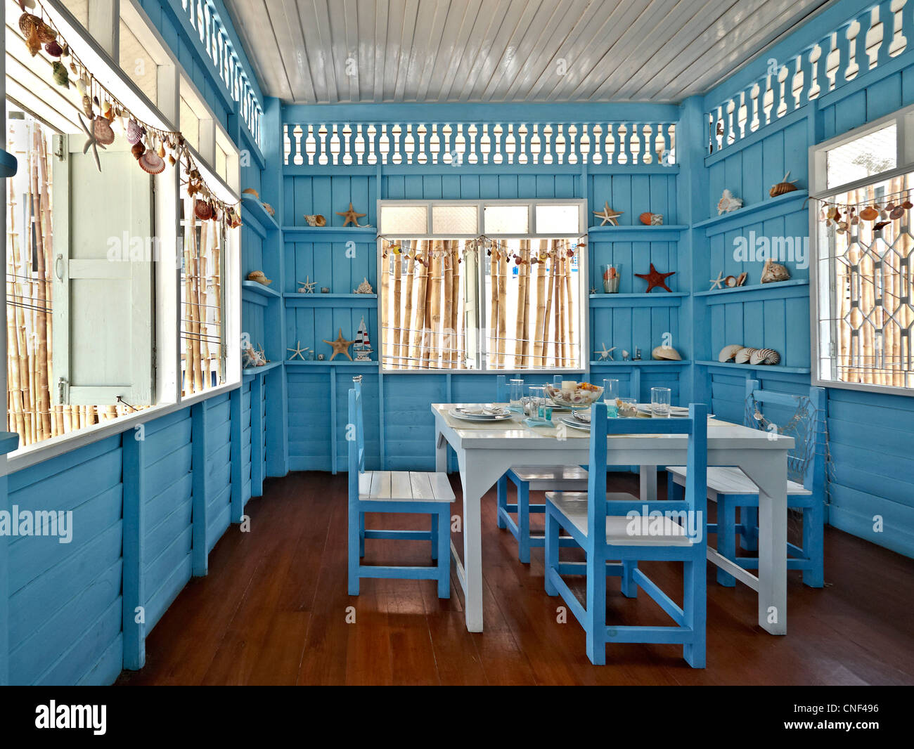 muebles y decoración del comedor de los años 50. Tailandia Asia Fotografía  de stock - Alamy