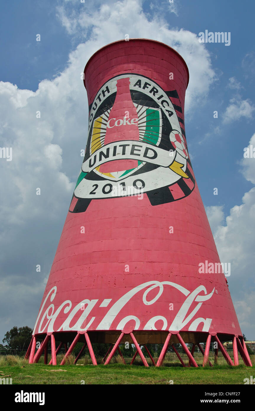 Pintado de la torre de refrigeración fuera del estadio Soccer City, Nasrec, Johannesburgo (provincia de Gauteng, República de Sudáfrica. Foto de stock