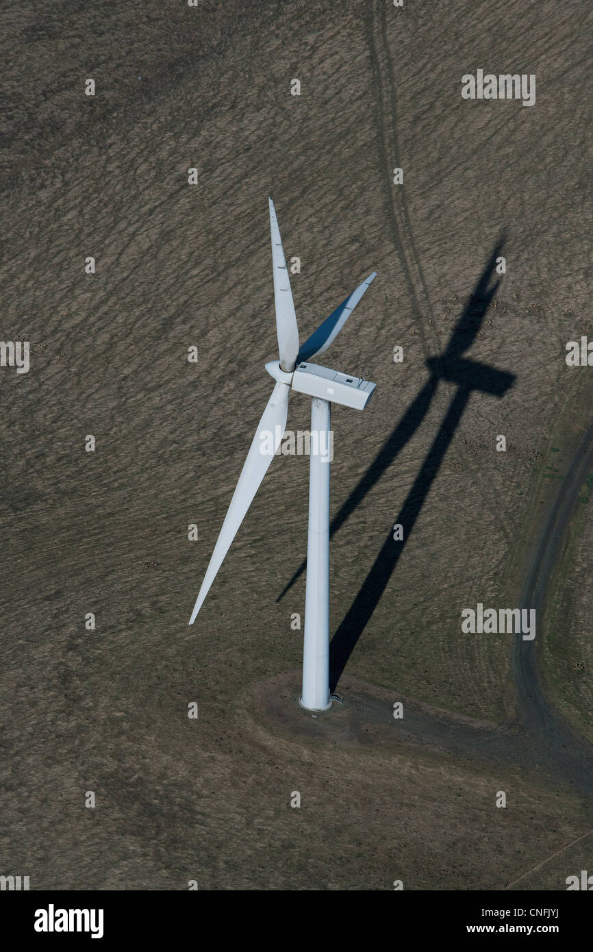 Fotografía aérea de gran aerogenerador California Foto de stock