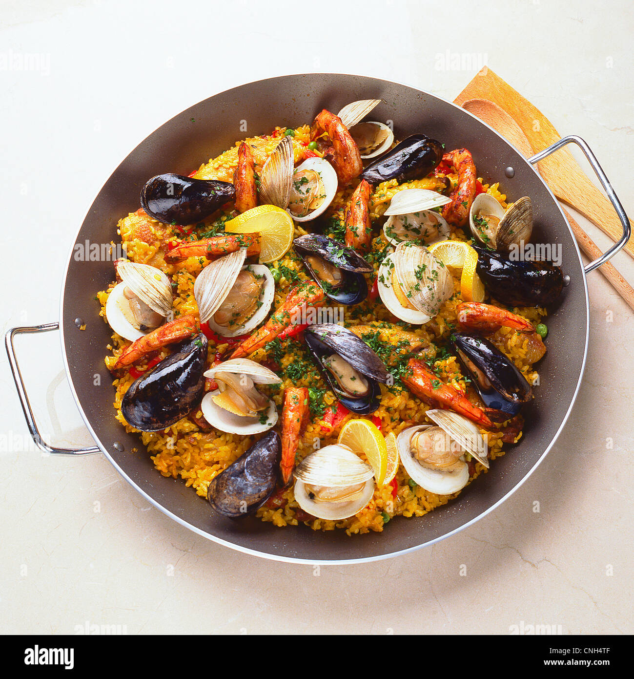 paella en olla Fotografía de stock Alamy
