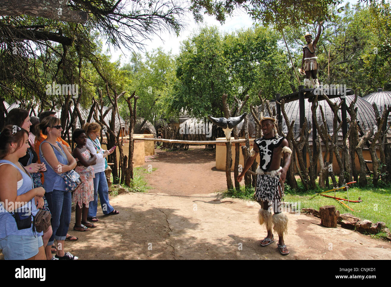 Cultural Lesedi African Village, Broederstroom, Johannesburgo, en la provincia de Gauteng, República de Sudáfrica. Foto de stock