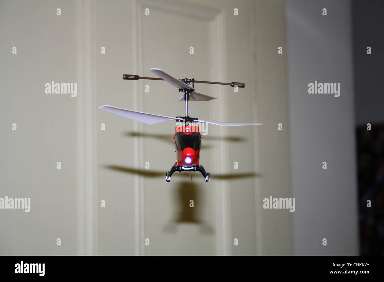 Helicóptero a control remoto fotografías e imágenes de alta resolución -  Alamy