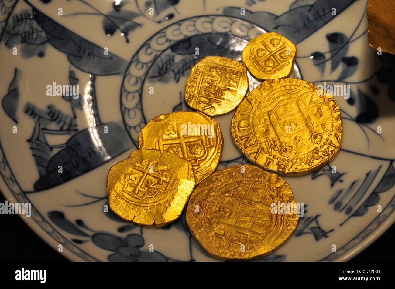 Monedas de oro piratas fotografías e imágenes de alta resolución - Alamy