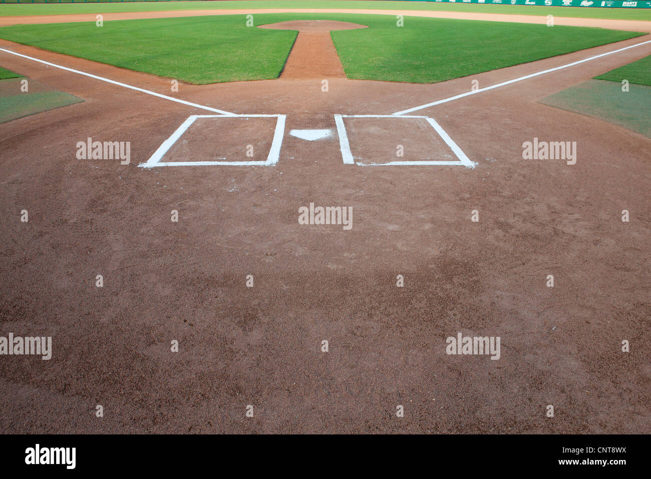 Campo de béisbol y el plato de home Fotografía de stock Alamy