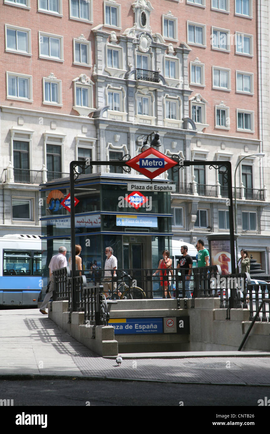 La estación de metro de Plaza de España, en Madrid, España Foto de stock