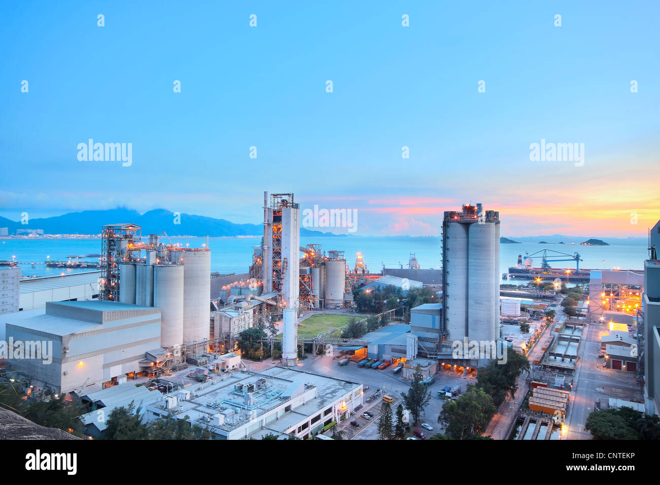 Planta de cemento, hormigón o fábrica de cemento, la industria pesada o