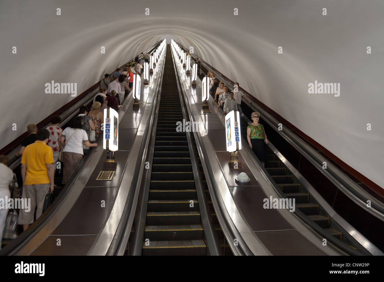 Escalera de Metro, Kiev, Ucrania, Europa Fotografía de stock - Alamy