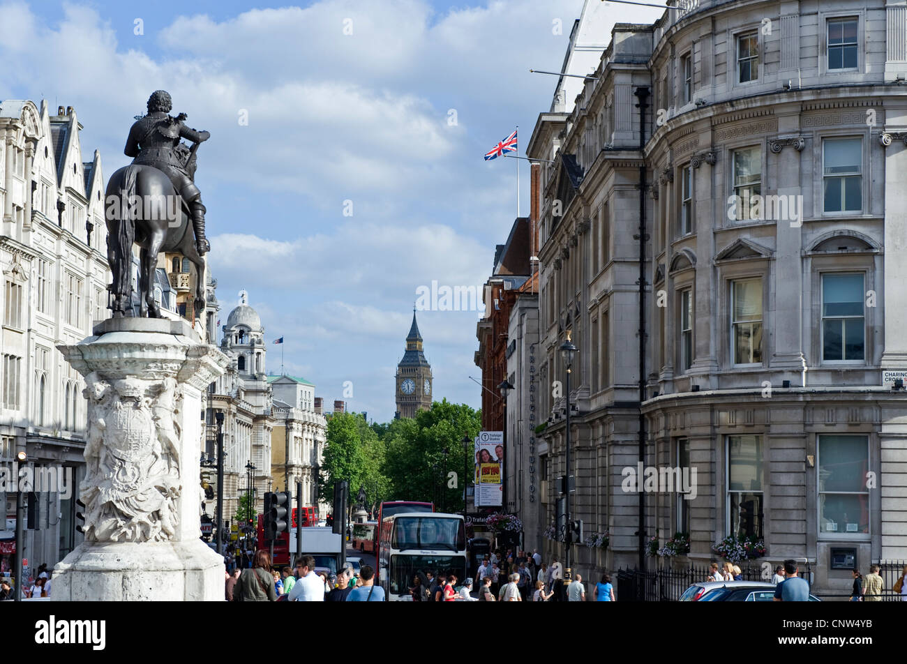 Europa Inglaterra Londres, Whitehall visto desde Trafalgar Square Foto de stock