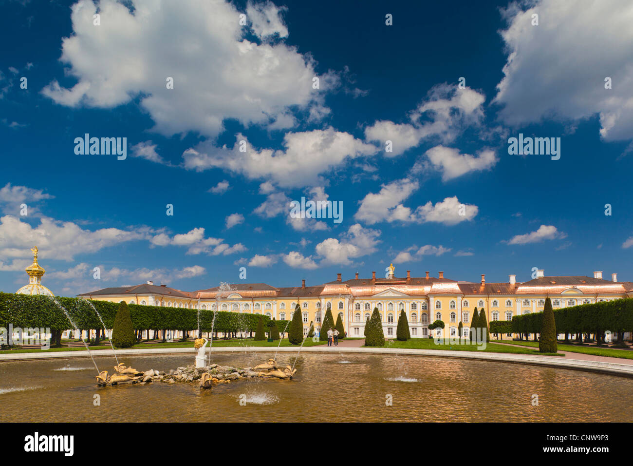 Rusia, San Petersburgo, Peterhof, el Grand Palace Foto de stock