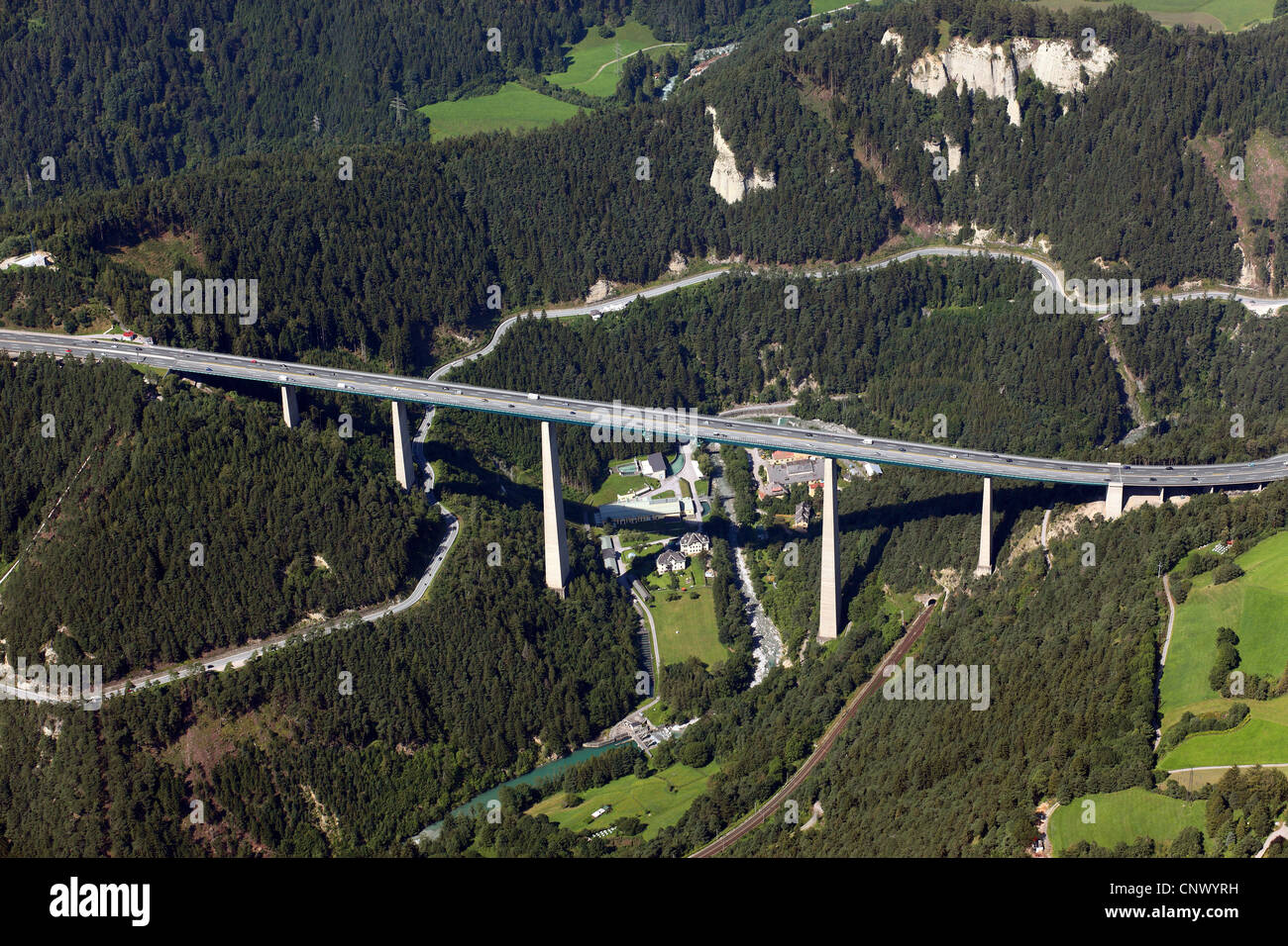 Y Brenner Europabruecke federal Highway, Austria Foto de stock