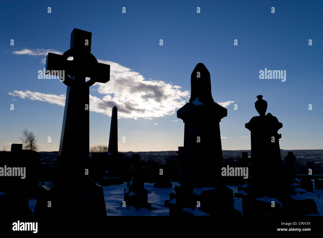 Cementerio Undercliffe Bradford, West Yorkshire, en invierno. Foto de stock