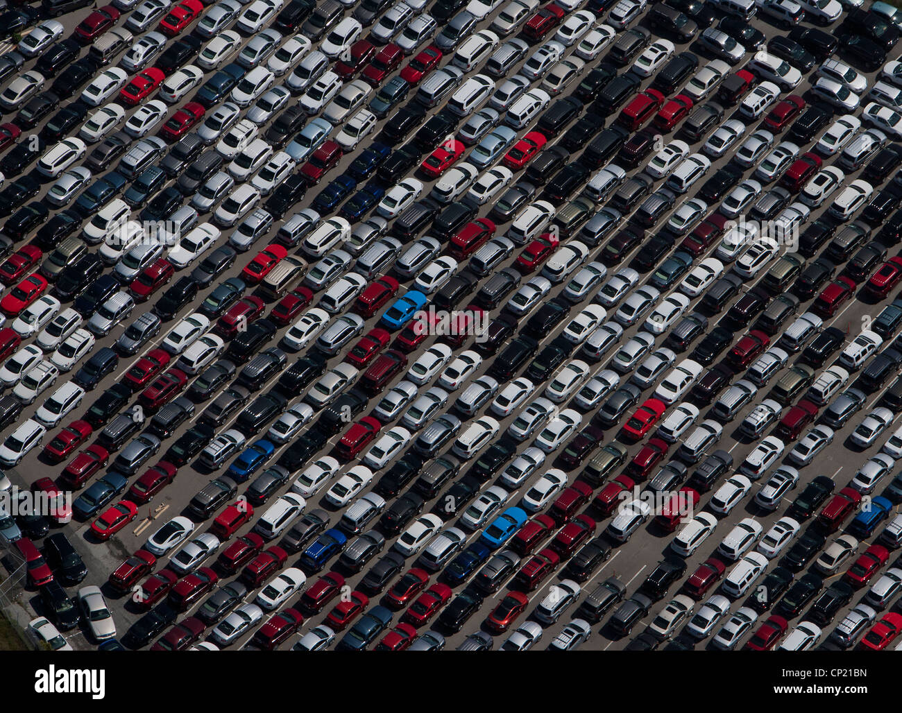 Fotografía aérea de autos estacionados cerca del condado de San Mateo en California OFS Foto de stock