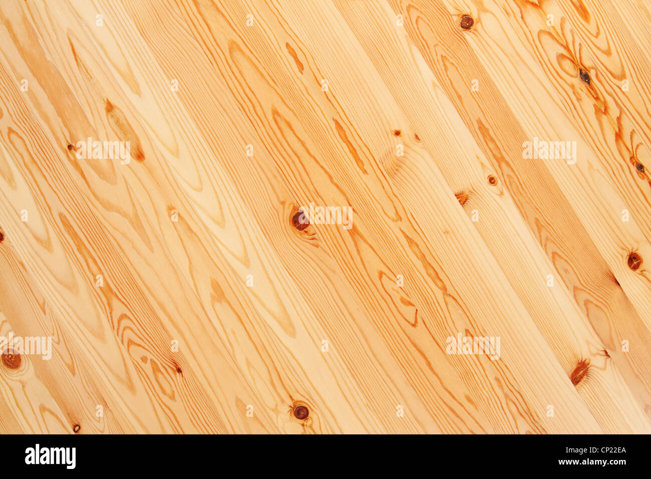 Diagonal de madera ligera textura con nudos como fondo Foto de stock