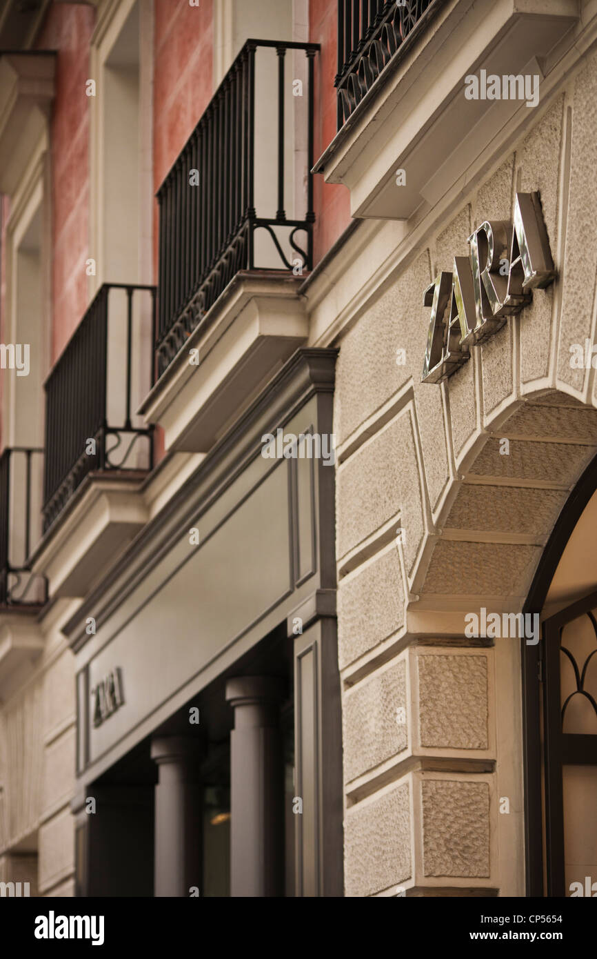España, Madrid, Salamanca, Calle de José Ortega y Gasset, Madrid la  exclusiva calle de tiendas, Zara shop Fotografía de stock - Alamy